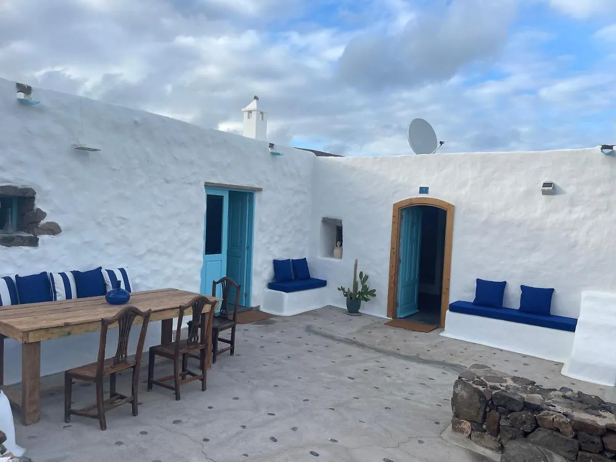 Finca Petite Vineyard Villa Tabayesco Spain